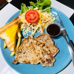 สเต็กหมู (น้ำจิ้มแจ่ว)