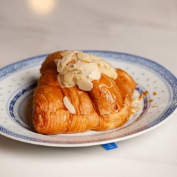 ครัวซองค์อัลมอนด์