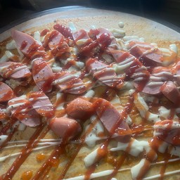 เครปพิซซ่าหมูหยองไส้กรอกชีส