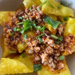 เกีี๊ยวทอด ซอสต้มยำหมูสับ