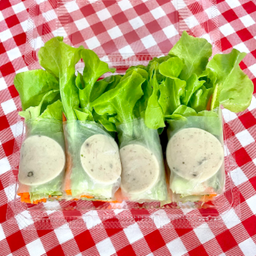 สลัดโรลยอไก่พริกไทยดำ