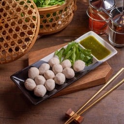 C5. ลูกชิ้นหมูลวก