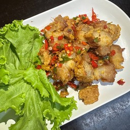 หมูกรอบทอดผัดพริกเกลือ