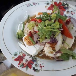 ยำกุ้งแห้งไข่เค็ม