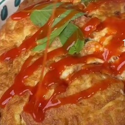 ข้าว ไข่เจียวแหนม โหระพาพริกสด