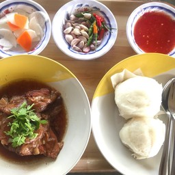 อร่อย ขาหมูหมั่นโถว