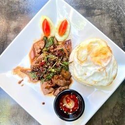 ครัวลินา หมู่บ้านพฤกภิรมย์