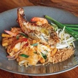 Phad Thai Goong Mae Naam