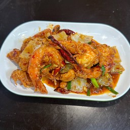 ผัดเม็ดมะม่วงฯ