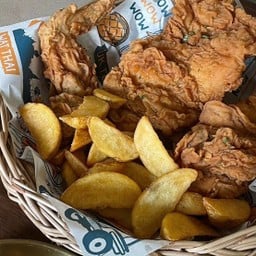 เซตไก่ทอด 6 ชิ้น (มันฝรั่งทอด,ซอสฟรี 2 แบบ) น่อง 2 สะโพก 2 ปีก 2