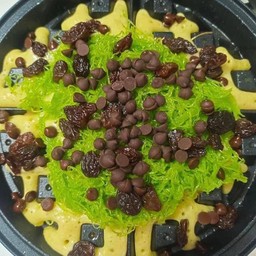 วาฟเฟิล ฝอยใบเตย+ลูกเกด+ช็อคชิพ