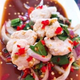 ยำแซ่บหมูเด้ง