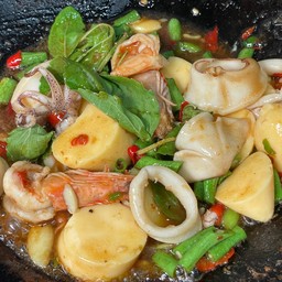 กระเพราเต้าหู้อ่อน(กับข้าว)