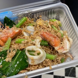 ผัดมาม่าใส่ไข่