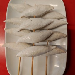 ลูกชิ้นปลารักบี้ทอด