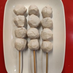 ลูกชิ้นหมูทอด