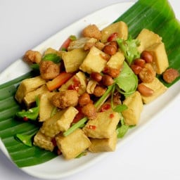 ยำเต้าหู้ทอดมัง