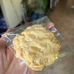 Almond White Chocolate Cookies