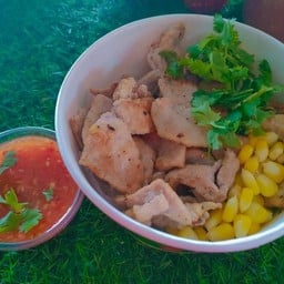 ม่วนใจ๋ หมูกระทะย่างให้  หม่าล่า ลูกชิ้นทอด สาขาอมรทรัพย์