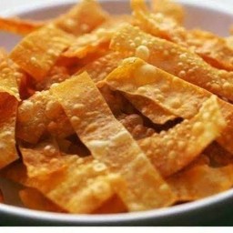 เกี๊ยวกรอบกับน้ำจิ้ม