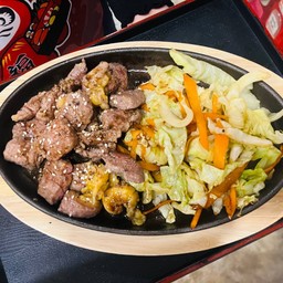 เซ็ตสเต็กซูชิมั้ย (ฟรี ข้าวญี่ปุ่น,สลัด,ซุปมิโซะ)