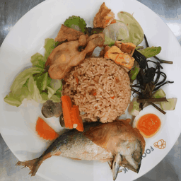 ข้าวคลุกน้ำพริกไข่ต้ม-ปลาทู