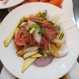 ยำแหนม ซีฟู๊ด