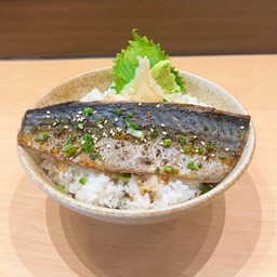 ข้าวหน้าปลาซาบะย่างซีอิ๊ว