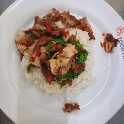 ข้าวกะเพราไก่กรอบ