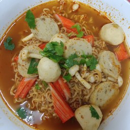 มาม่าไข่ตุ๋นทรงเครื่อง ต้มยำน้ำใส 55 บาท