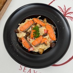 สปาเก็ตตี้ซอสครีมเห็ดแซลม่อน (Spaghetti Salmon with Mushroom sauce)