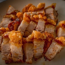 หมูกรอบเป็นขีด ขีดละ