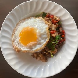 ข้าวกะเพราหมูชิ้นพริกแห้ง750ml