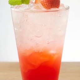 สตรอว์เบอร์รี่โซดา