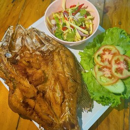 ปลากะพงทอดน้ำปลา