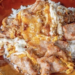 ข้าวหมูผัดไข่