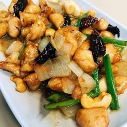 .ไก่ผัดเม็ดมะม่วง