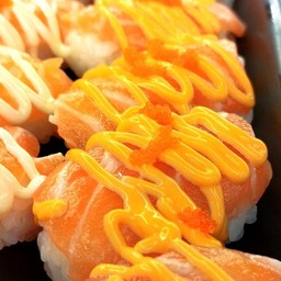 เเซวม่อนลาวาซอสชีส