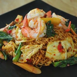 มาม่าผัดต้มยำทะเล