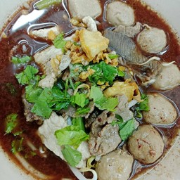 เกาเหลารวมหมูเนื้อพิเศษจัมโบ้