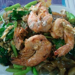 ผัดซีอิ๊วกุ้งสด