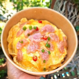 ข้าวไข่ข้นแหนม