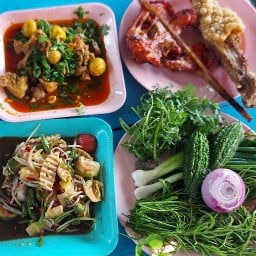 อาหารตามสั่ง,ส้มตำ,ข้าวมันไก่เจ๊แดง ซ.ต้นสน ซ.ต้นสน