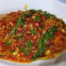 ปลาทับทิมราดพริก.