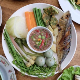 น้ำพริกกะปิ ผักลวกปลาทูทอด