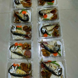 ข้าว - น้ำพริกปลาทู ( ไข่ชะอม,ไข่ต้ม)