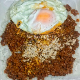 เนื้อกระเทียม ราดข้าว