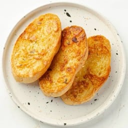 ขนมปังพาเมซานชีสกรอบ