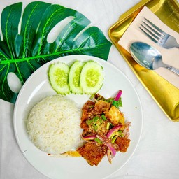 ข้าวยำไก่แซ่บ