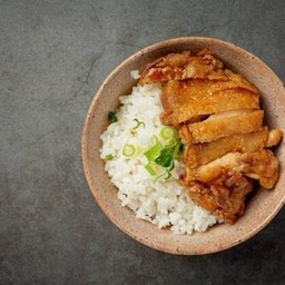 ข้าวไก่ทอดซอสMrs.B